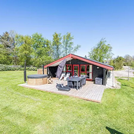Holiday home Holiday Henne Cxii